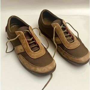 Cole Haan G Series Women  2-Tone Red Trim Sneakers size 7.5